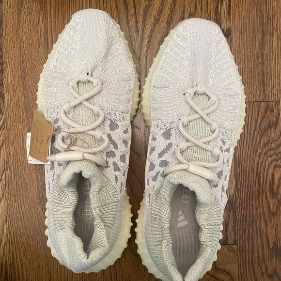 Brand new yeezy sneakers!